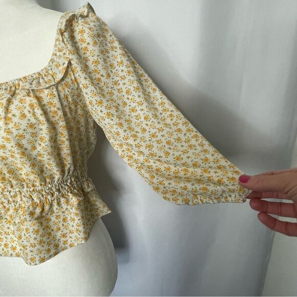 Lush Tayla Smocked Puff Sleeve Crop Blouse size Small - Picture 3 of 8